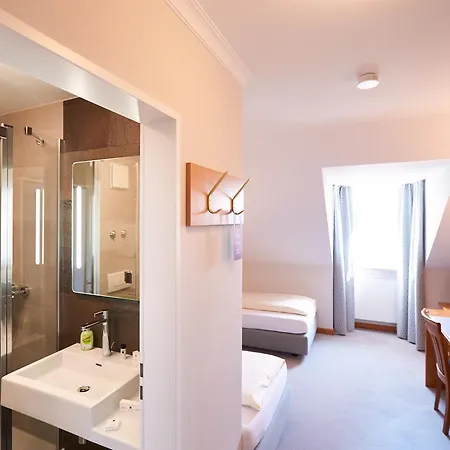 Hotel Alter Wirt Hallbergmoos